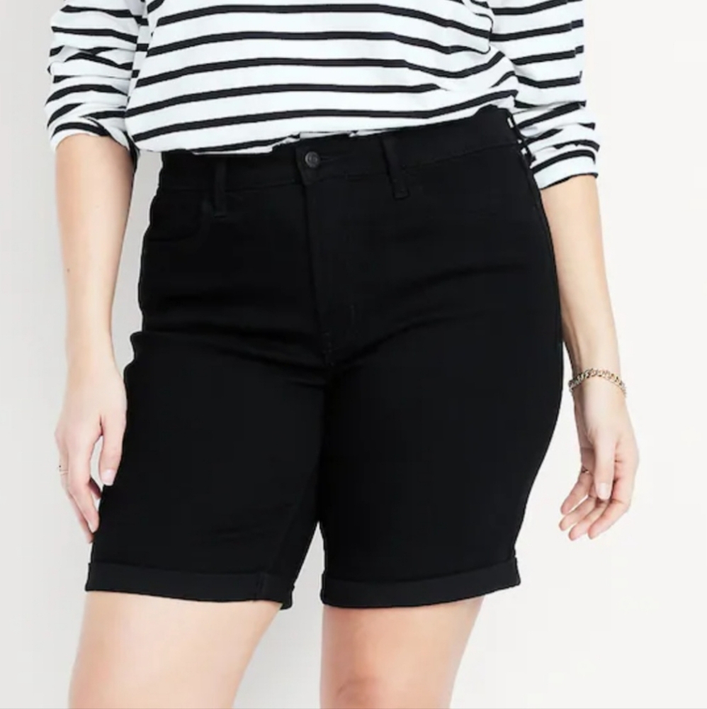 NWT OLD NAVY Size 12 High-Waisted Wow Jean Shorts -- 9-inch inseam